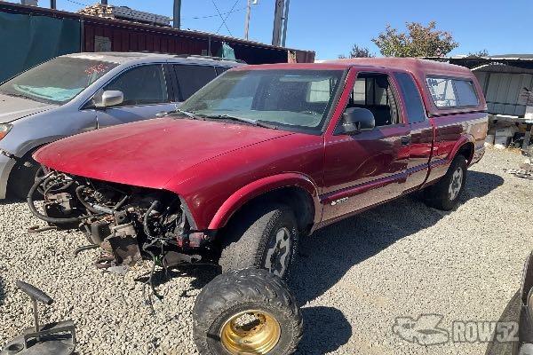 Photo of 2000 Chevrolet S10 Pickup