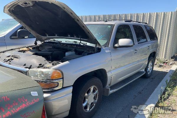Photo of 2005 GMC Yukon Denali