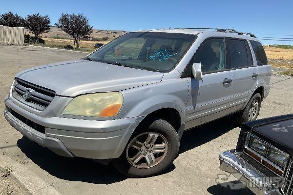 Photo of 2004 Honda Pilot
