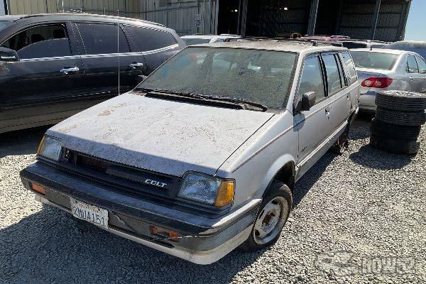Photo of 1989 Dodge Colt Vista Wagon