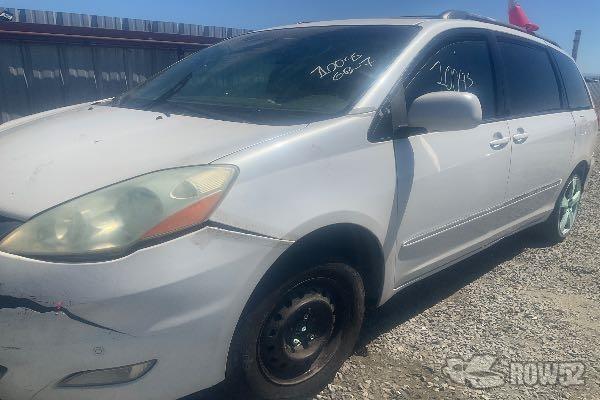 Photo of 2006 Toyota Sienna