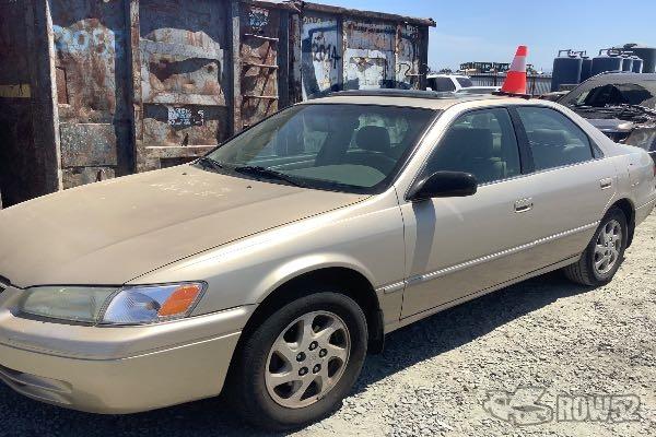 Photo of 1999 Toyota Camry