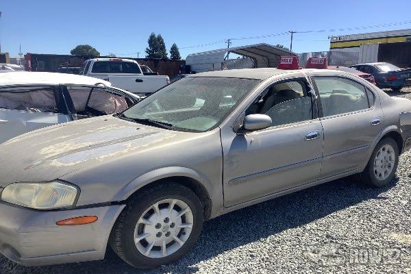 Photo of 2000 Nissan Maxima
