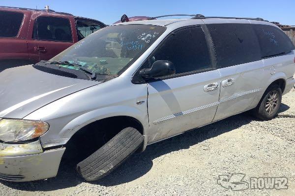 Photo of 2002 Chrysler Town & Country