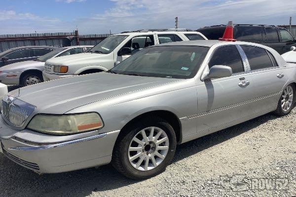 Photo of 2007 Lincoln Town Car