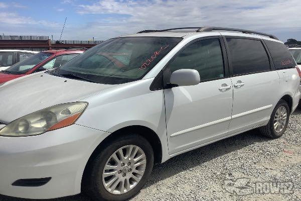 Photo of 2008 Toyota Sienna
