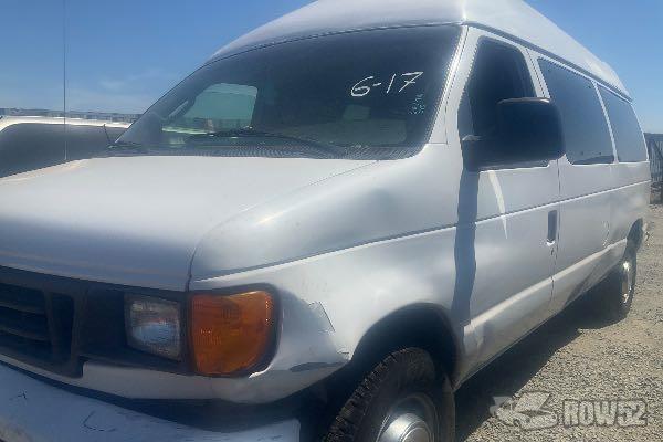 Photo of 2004 Ford Econoline