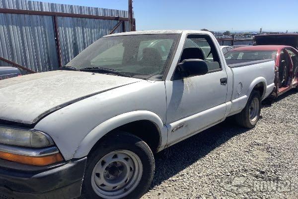 Photo of 2000 Chevrolet S10 Pickup