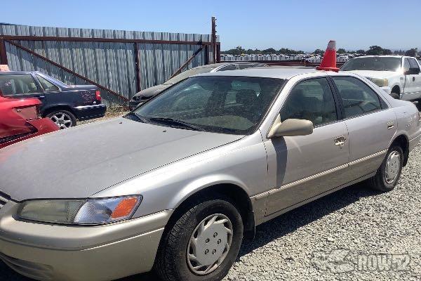 Photo of 1999 Toyota Camry