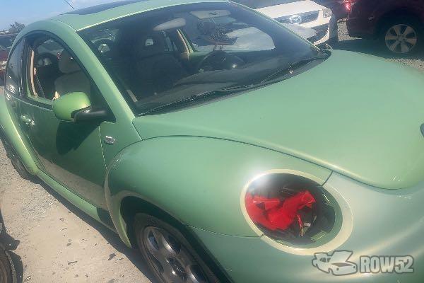 Photo of 2002 Volkswagen New Beetle