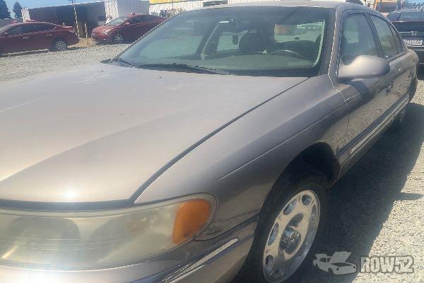 Photo of 2001 Lincoln Continental