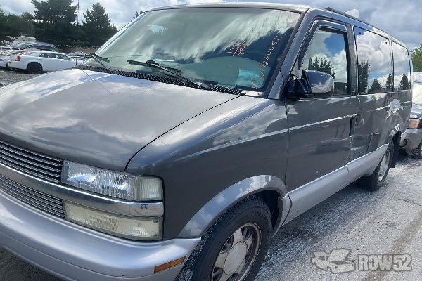 Photo of 1999 Chevrolet Astro