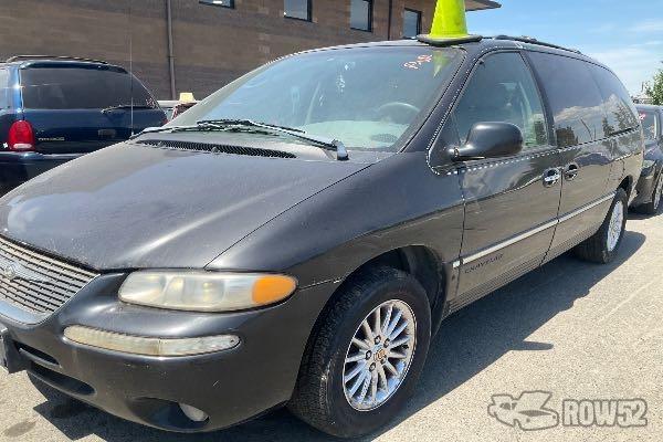 Photo of 2000 Chrysler Town & Country