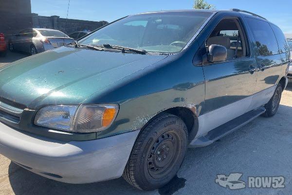 Photo of 1998 Toyota Sienna