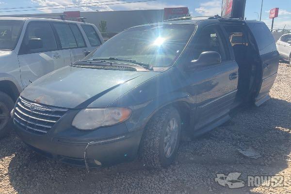 Photo of 2006 Chrysler Town & Country