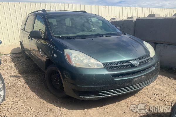 Photo of 2004 Toyota Sienna
