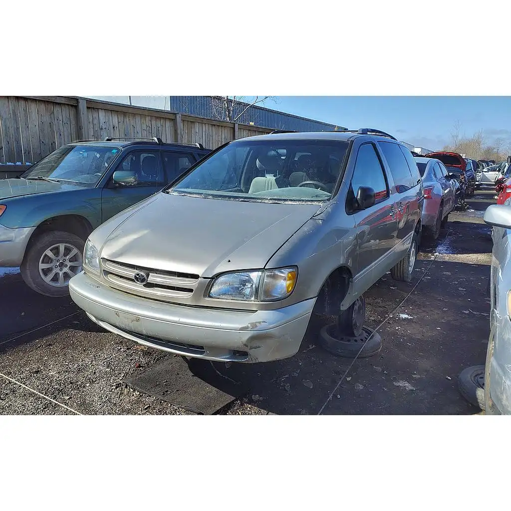 Photo of 2000 Toyota Sienna