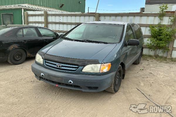 Photo of 2001 Toyota Sienna