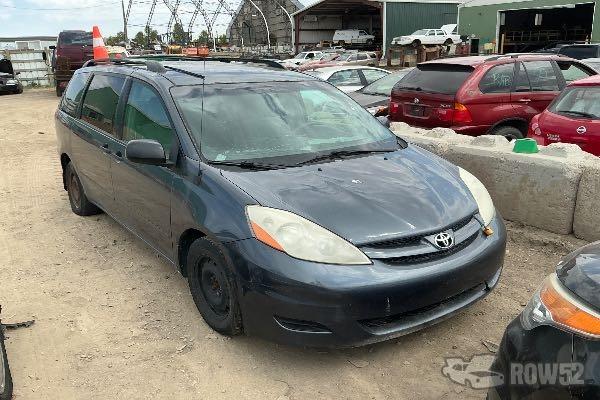 Photo of 2009 Toyota Sienna