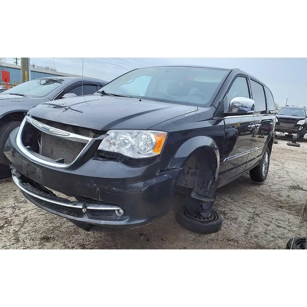 Photo of 2015 Chrysler Town & Country