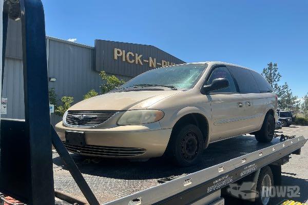 Photo of 2001 Chrysler Town & Country