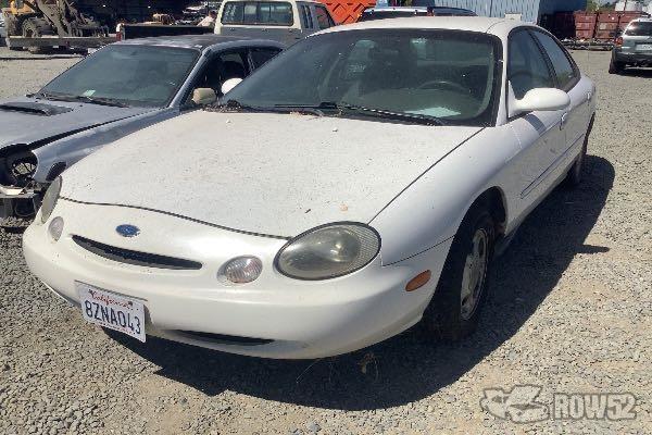 Photo of 1996 Ford Taurus