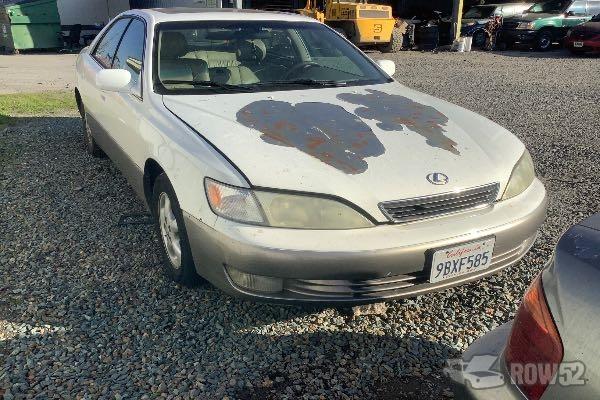 Photo of 1999 Lexus ES 300
