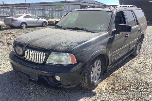 Photo of 2004 Lincoln Navigator