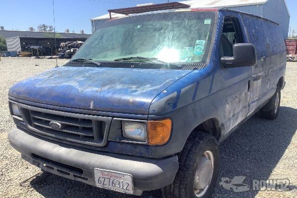 Photo of 2004 Ford Econoline