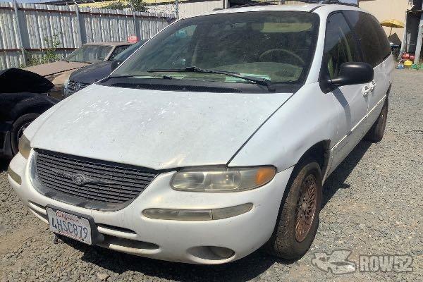 Photo of 2000 Chrysler Town & Country