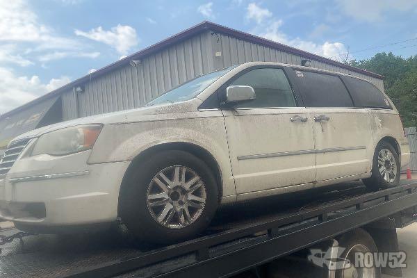 Photo of 2009 Chrysler Town & Country