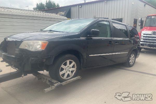 Photo of 2010 Chrysler Town & Country