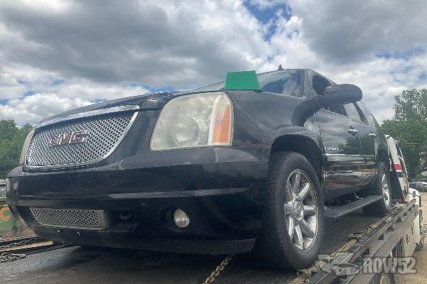 Photo of 2007 GMC Yukon Denali