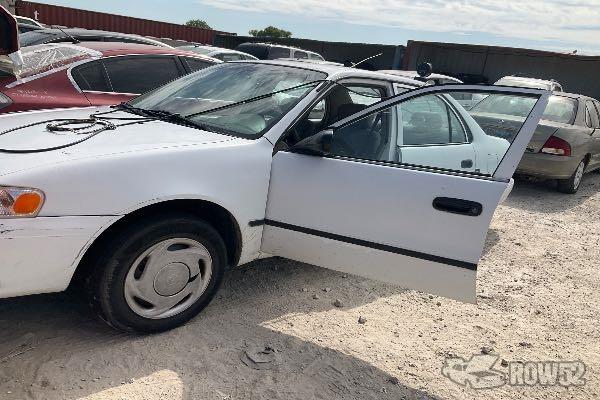 Photo of 2000 Toyota Corolla