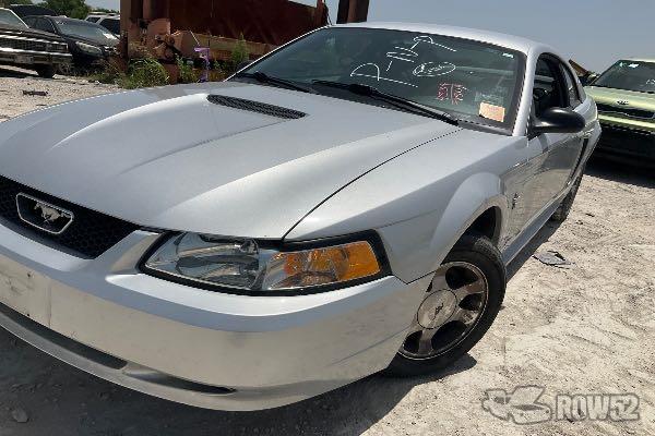 Photo of 2000 Ford Mustang