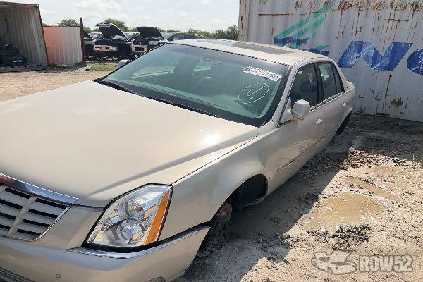 Photo of 2011 Cadillac DTS