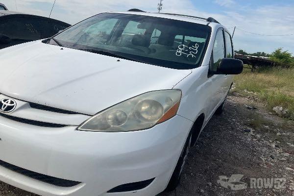 Photo of 2007 Toyota Sienna