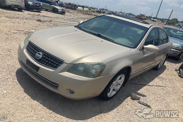 Photo of 2005 Nissan Altima