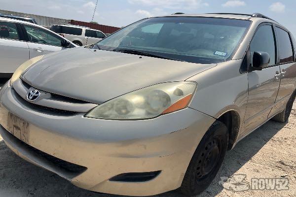 Photo of 2006 Toyota Sienna