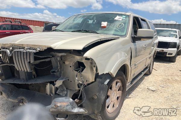 Photo of 2004 Lincoln Navigator