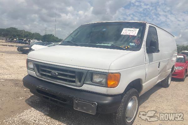 Photo of 2005 Ford Econoline