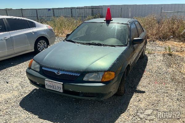 Photo of 2000 Mazda Protege
