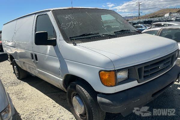 Photo of 2004 Ford Econoline