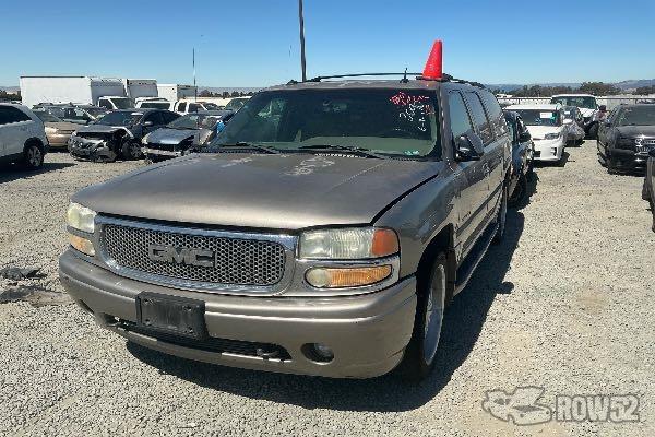 Photo of 2003 GMC Yukon Denali
