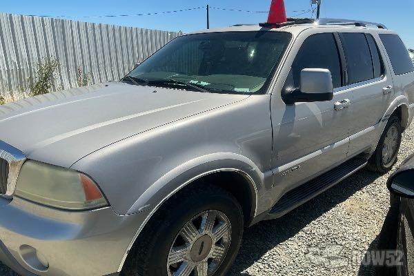 Photo of 2003 Lincoln Aviator
