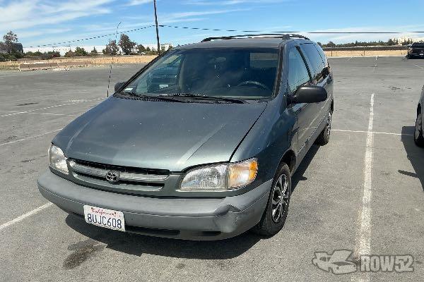 Photo of 1998 Toyota Sienna