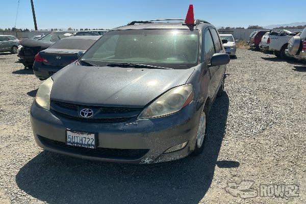 Photo of 2006 Toyota Sienna