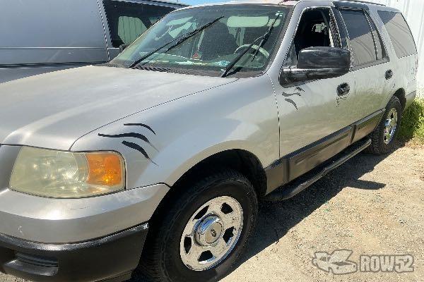 Photo of 2004 Ford Expedition