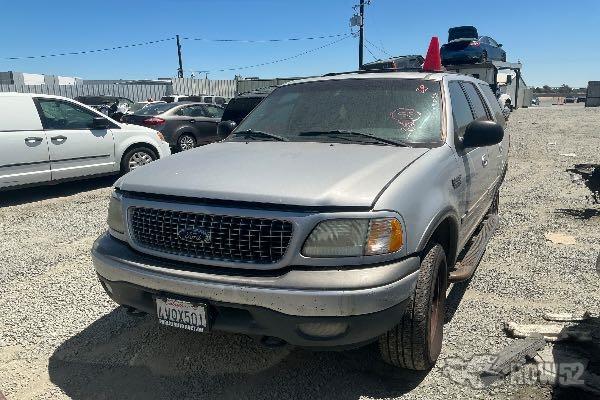 Photo of 2002 Ford Expedition