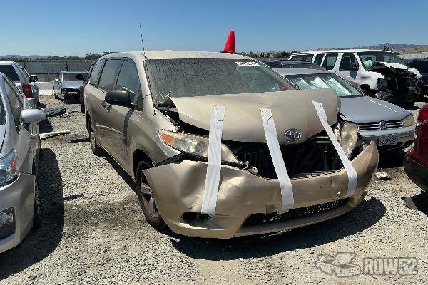 Photo of 2013 Toyota Sienna
